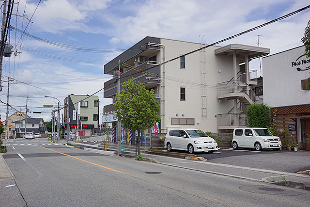 理容cut-A(カットエー)三田店から東方面の道