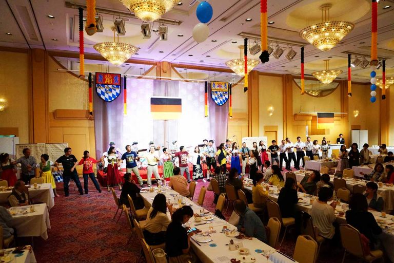 ドイツビールの祭典 三田ホテル オクトーバーフェスト17に行ってきたよ さんだびより 三田がもっと楽しくなるwebメディア ドイツビールの祭典 三田ホテル オクトーバーフェスト17に行ってきたよ さんだびより 三田がもっと楽しくなるwebメディア