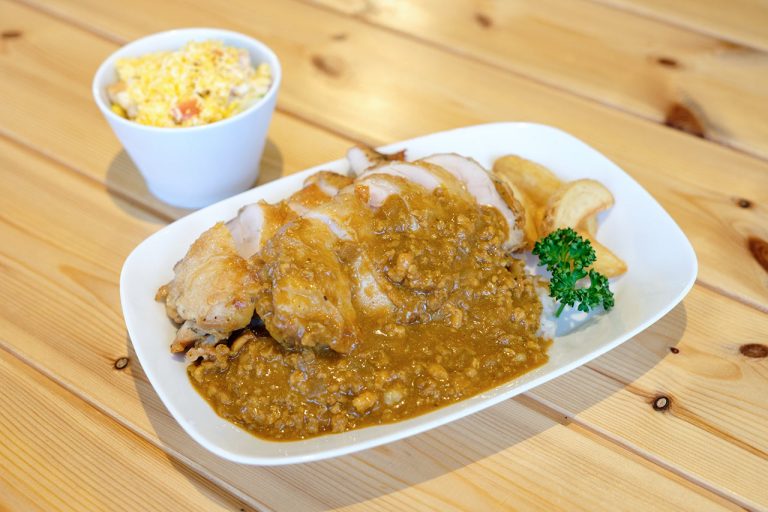 閉店 カレーとチーズでボリューム感max ジャングルチキンに新トッピング登場 さんだびより 三田がもっと楽しくなるwebメディア