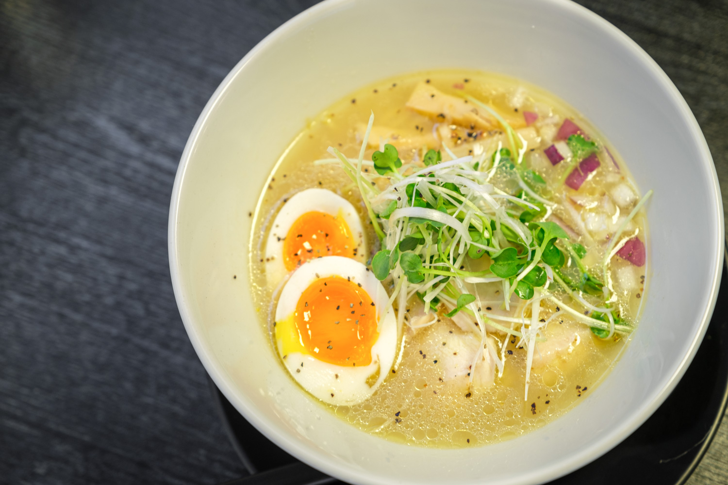 ラーメンそらの塩白湯らぁめん